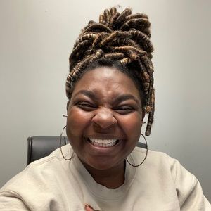 Meet your Posher, Janet